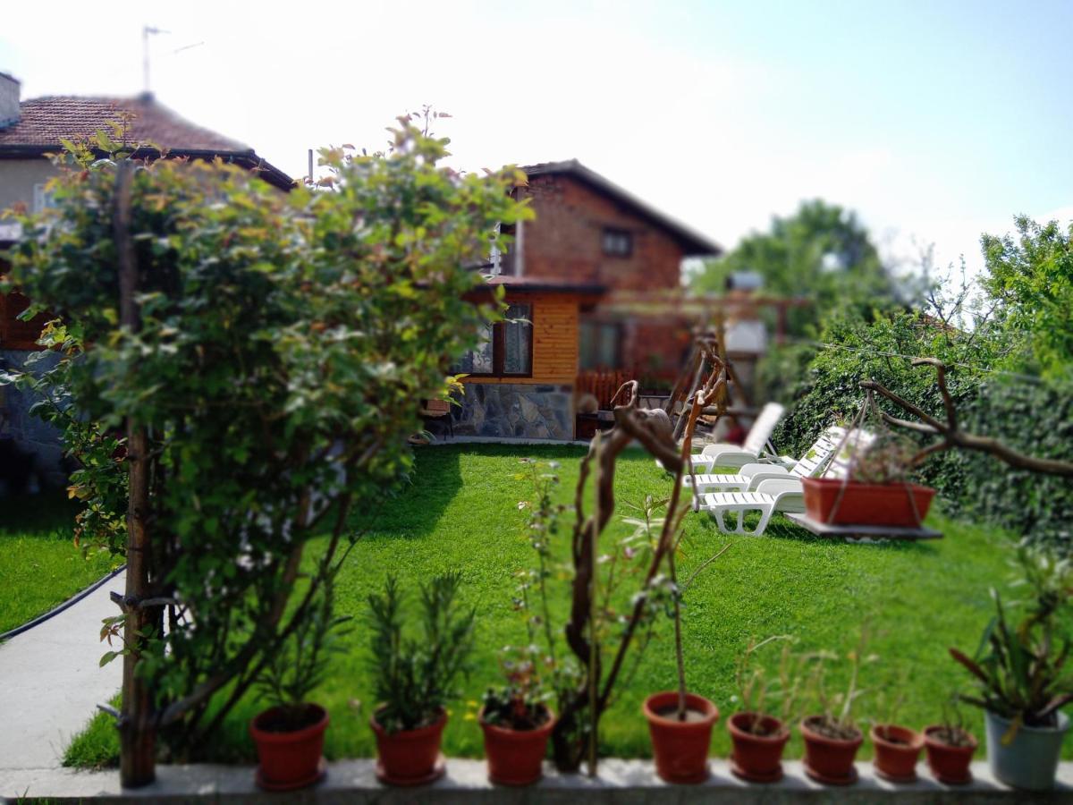 Holiday Guest House Kemo Sapareva Banya Luaran gambar